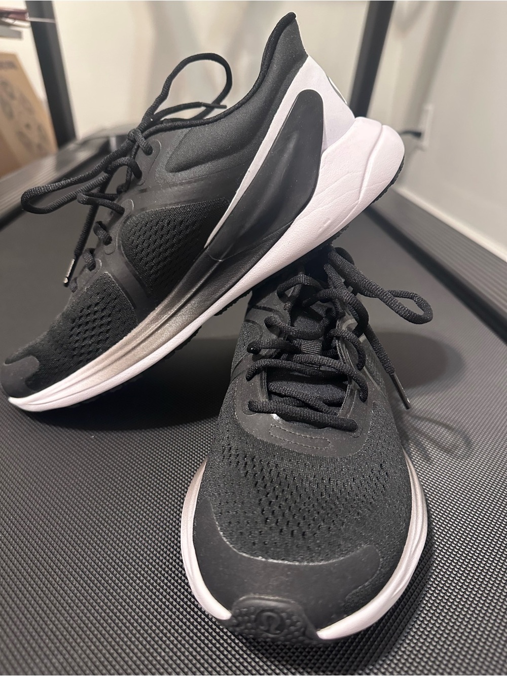 Lululemon Blissfeel women’s running
 sneakers 7.5